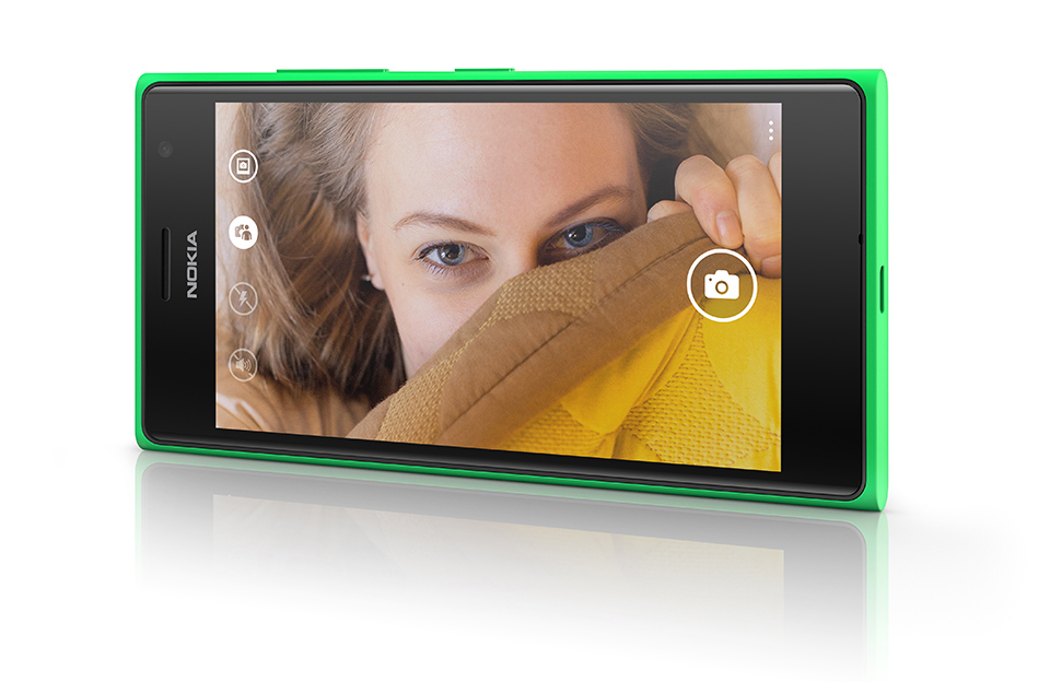 nokia lumia 735-2.jpg