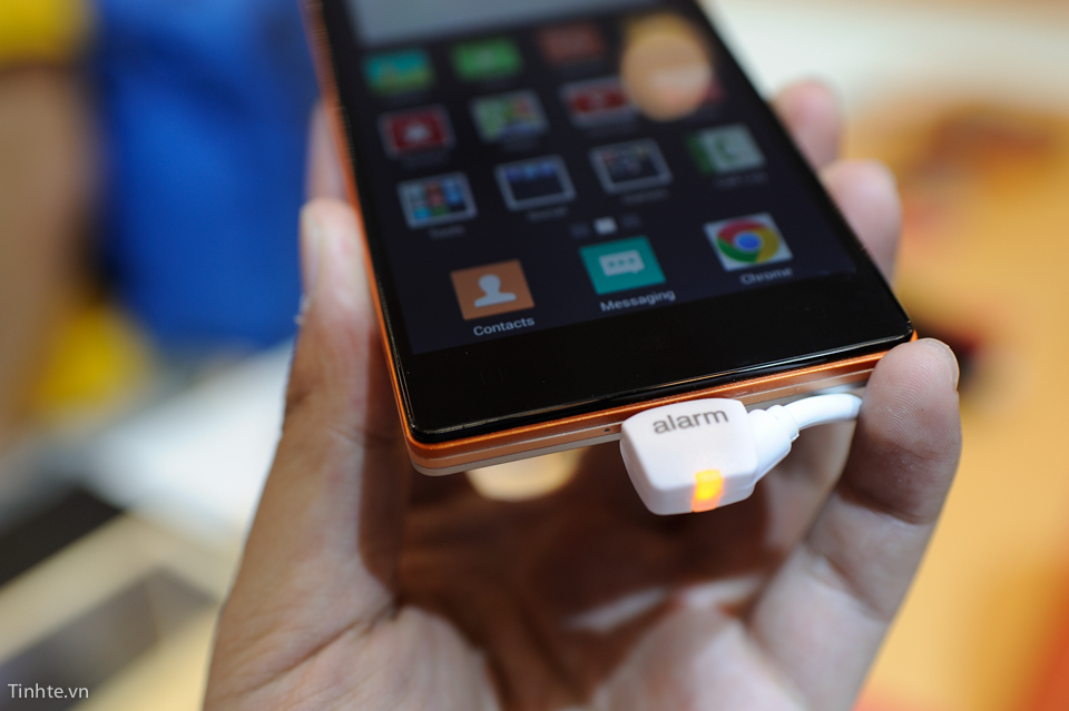 Tinhte_Lenovo_Vibe_X2-5.jpg