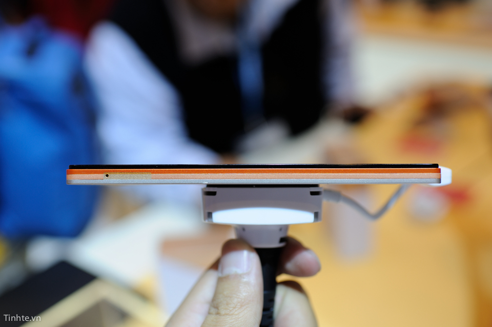 Tinhte_Lenovo_Vibe_X2-6.jpg