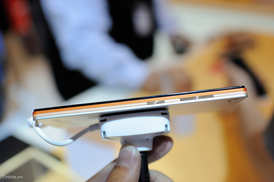 Tinhte_Lenovo_Vibe_X2-8.jpg
