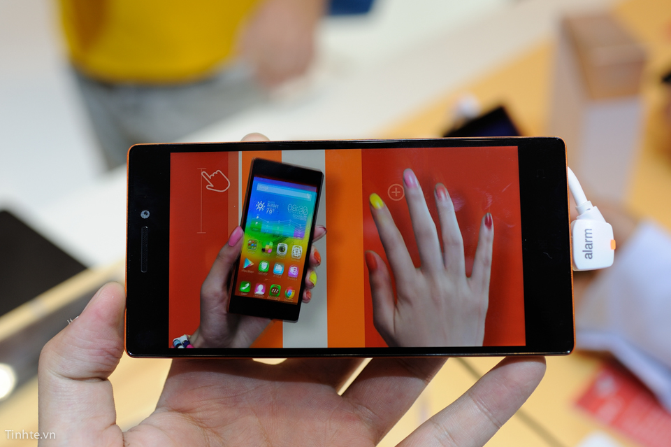 Tinhte_Lenovo_Vibe_X2.jpg