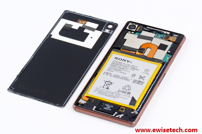 Sony-Xperia Z3-Disassembly-3.jpg