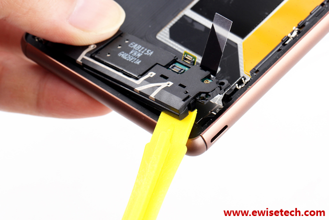 Sony-Xperia Z3-Disassembly-9.jpg