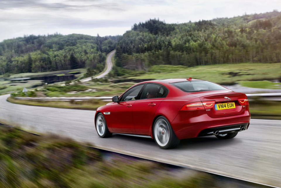 2016-jaguar-xe_100479975_l.jpg