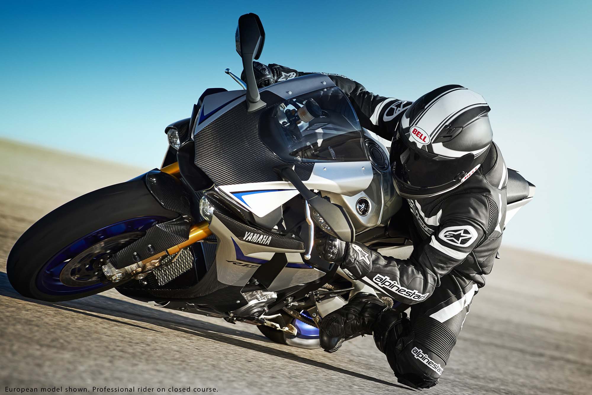 Giá xe Yamaha R1 R1M kèm đánh giá chi tiết mới nhất