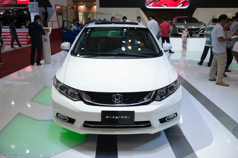 Xe.Tinhte.vn-Honda-Civic 2015-VMS2014-8905.jpg