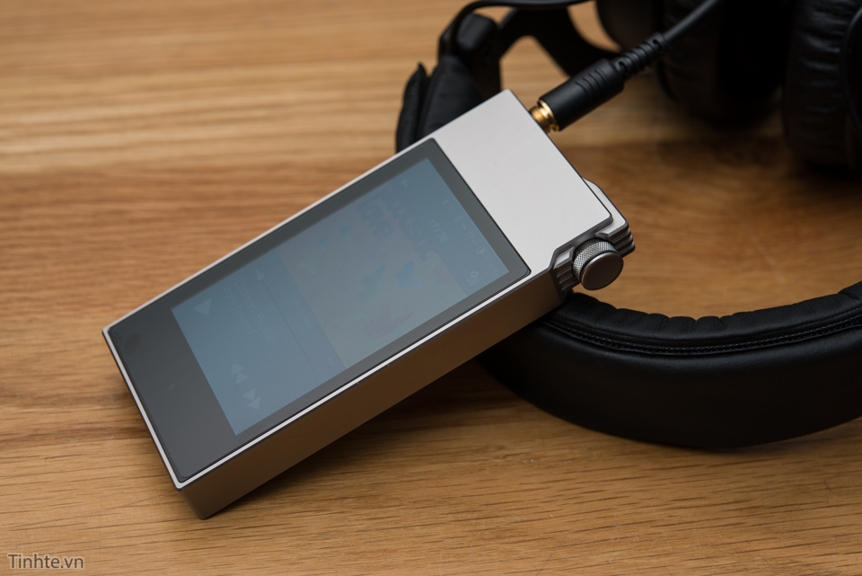 Astell&Kern AK120 II-9067.jpg