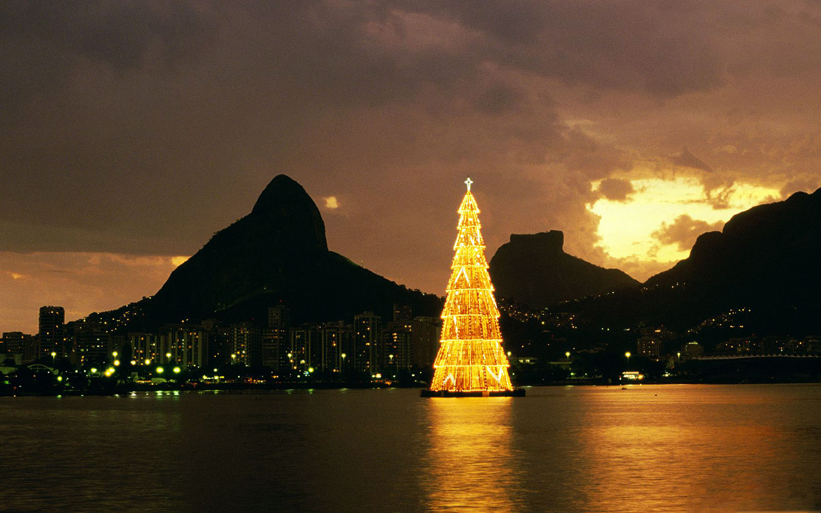 christmas-in-rio-de-janeiro-brazil.jpg