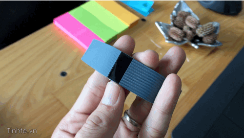 Fitbit Charge.gif