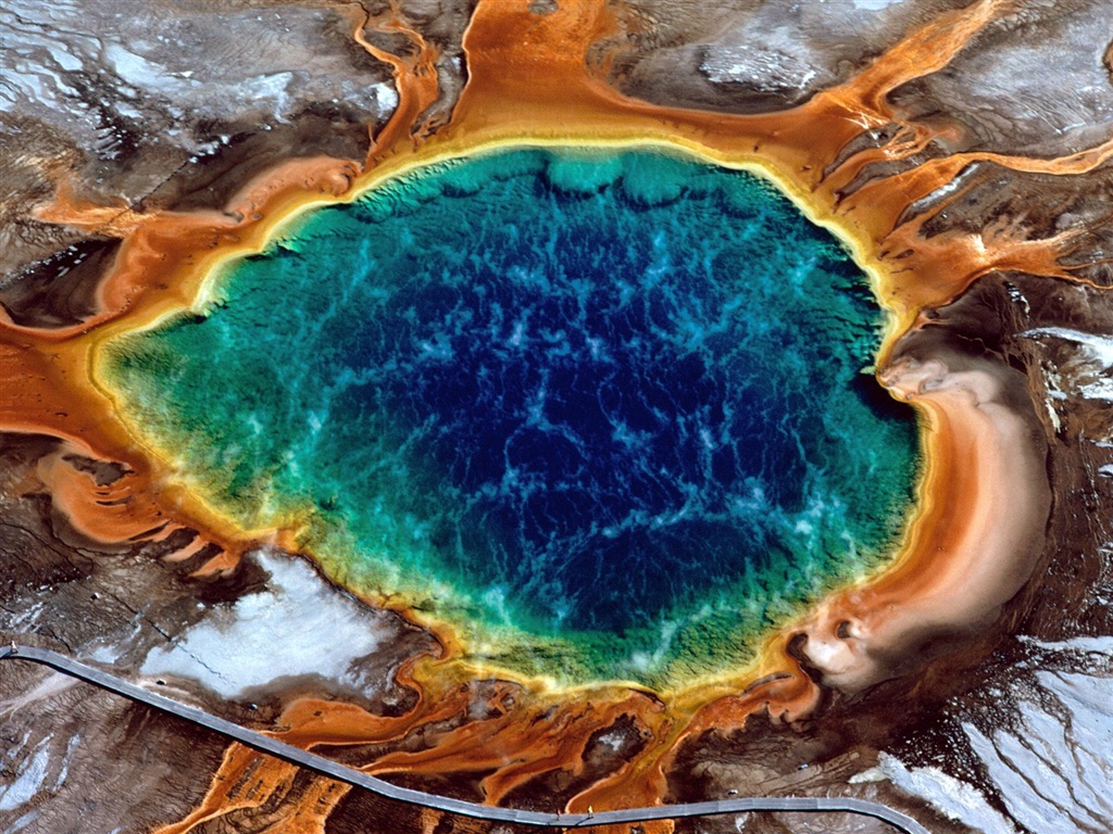 Midway-Geyser-Grand-Prismatic-Yellowstone-National-Park-Wyoming.jpg