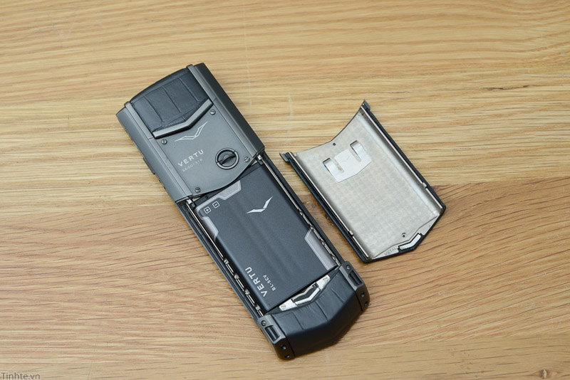 Vertu_Signature_S-25.jpg