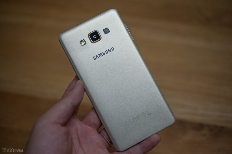 Samsung_Galaxy_A7-10.jpg