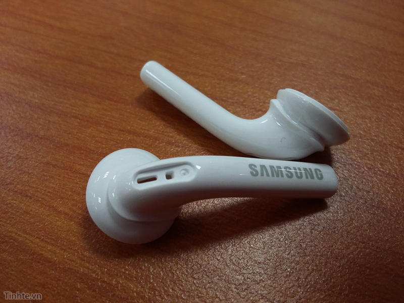 Galaxy_S6_earphone_leak-16.jpg