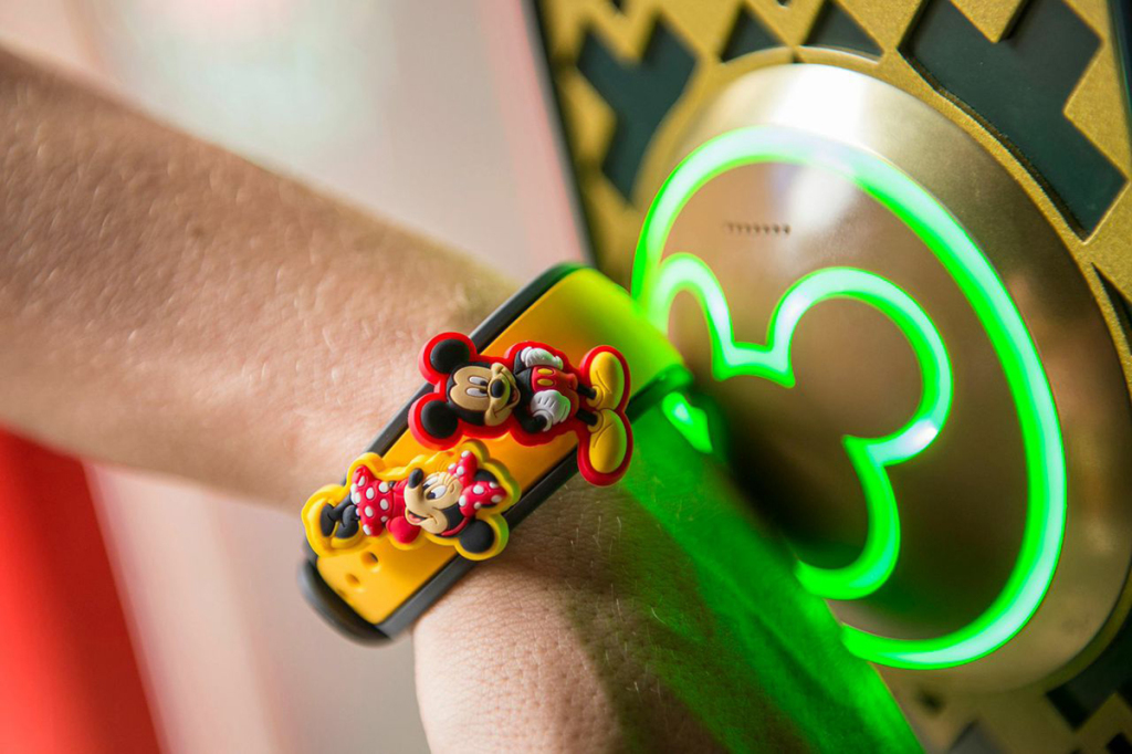 Disney_MagicBand_HEADER.jpg