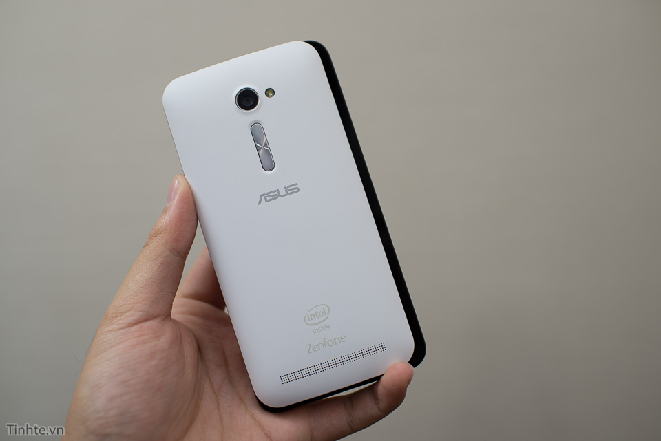 Asus_ZenFone 2_5_5.5.jpg