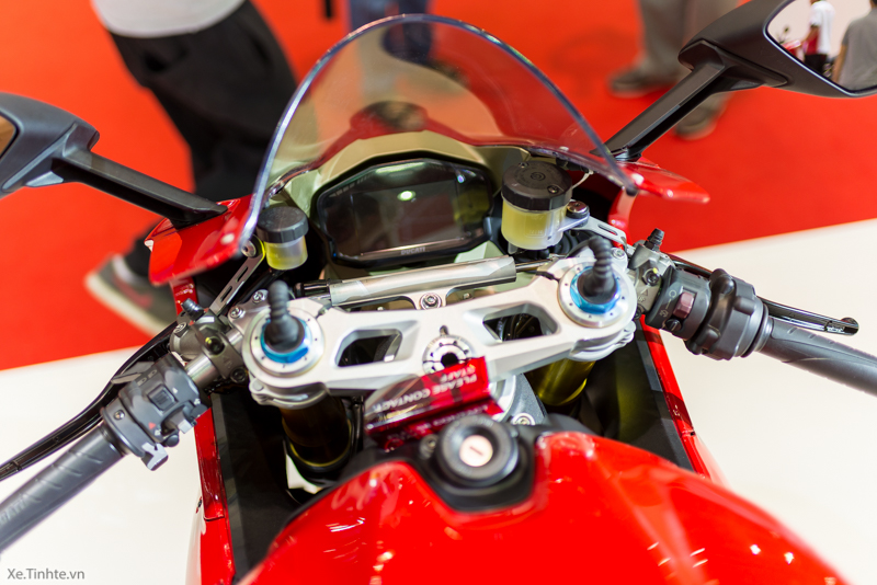 xe.tinhte.vn-ducati-1299-22.jpg