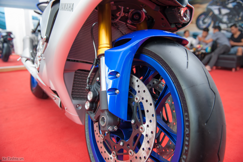 Xe.Tinhte.vn-Yamaha R1-6721.jpg