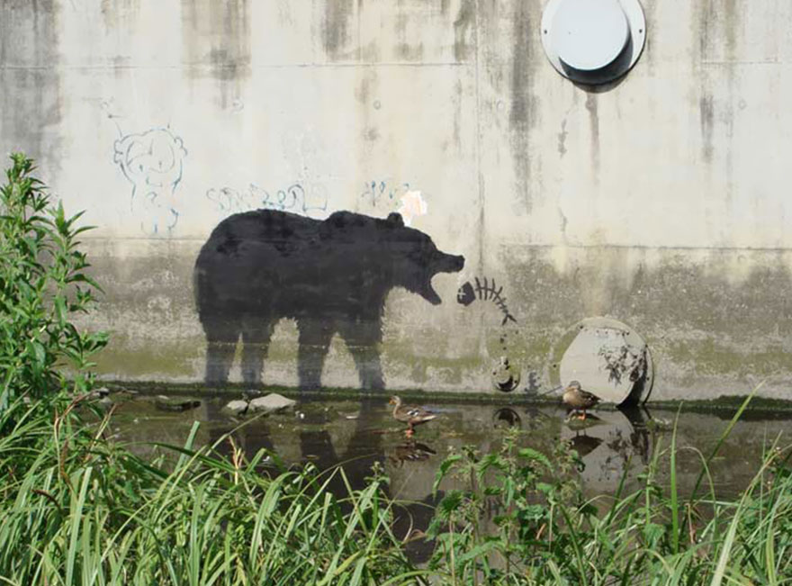 XX-Powerful-Street-Art-Pieces-That-Tell-The-Uncomfortable-Thruth14__880.jpg