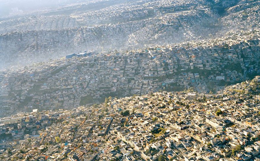 20-shocking-photos-of-humans-slowly-destroying-planet-earth-8.jpg