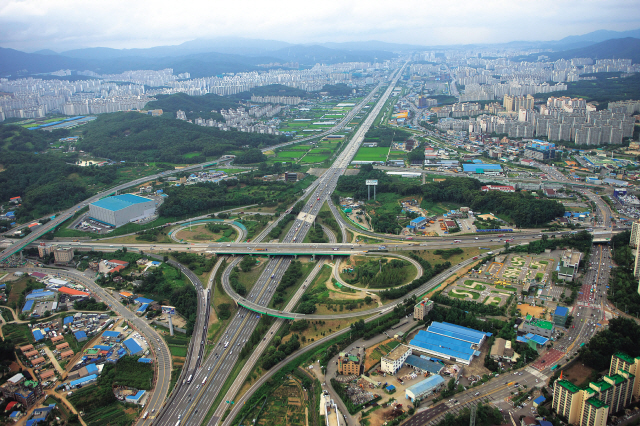 Cao_toc_Gyeongbu_Expressway.jpg