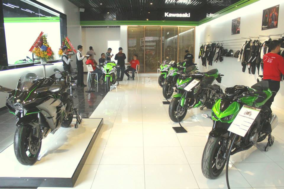 Giá xe Z400 ABS không tưởng trong ưu đãi SUPER SALE của Kawasaki Max Moto   Motosaigon