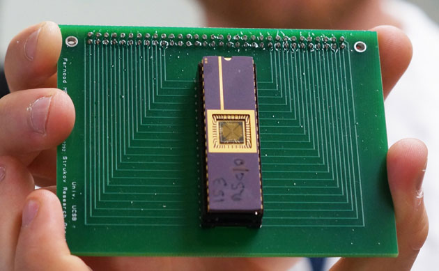 Memristor_may_tinh.jpg