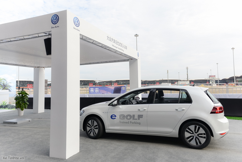 Xe.Tinhte.vn-CES-ASIA-2015-VW-E-Golf-Trained-Parking-1-2.jpg