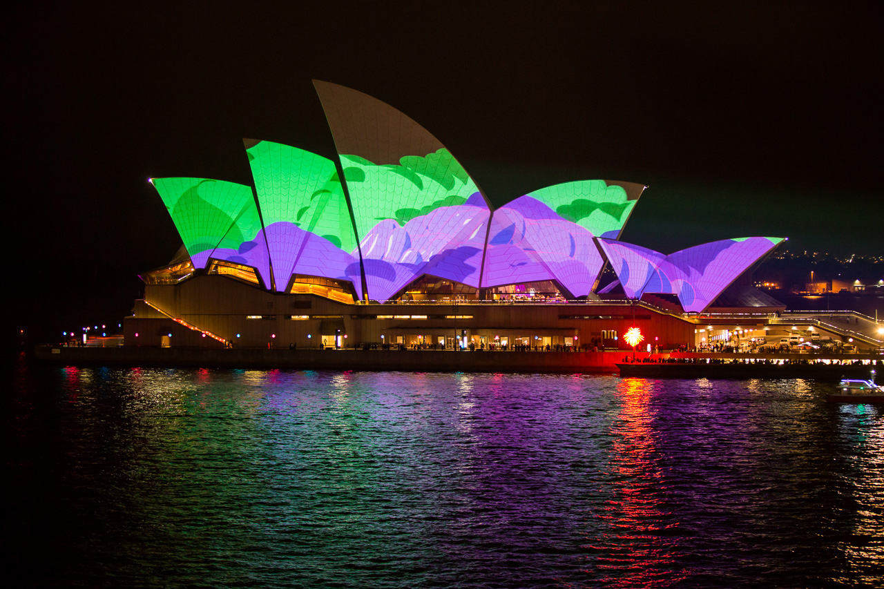 3046776-slide-s-4-the-sydney-opera-house-animated-by-hand.jpg