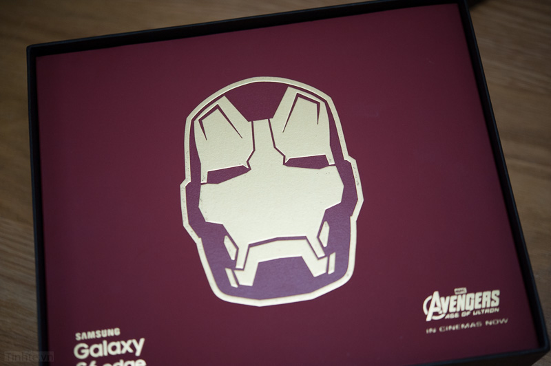 Galaxy S6 Edge phiên bản Avengers Iron Man chắc chắn là sản phẩm không thể bỏ qua của các tín đồ công nghệ. Với thiết kế độc đáo và tính năng hoàn hảo, chiếc điện thoại này sẽ mang đến cho bạn một trải nghiệm hoàn toàn mới về công nghệ và siêu anh hùng.