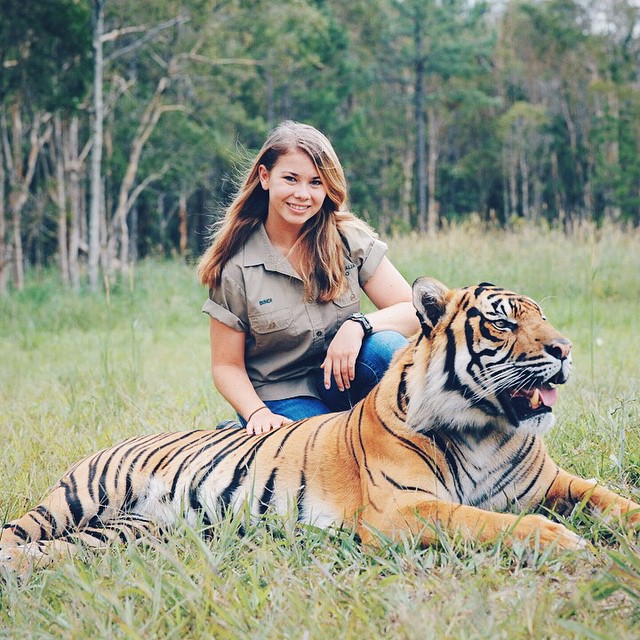 16-year-old-bindi-irwin-crocodile-hunter-fathers-legacy-australia-zoo-4.jpg