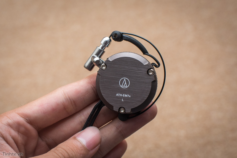 Trên tay và cảm nhận tai nghe Audio Technica ATH-EM7X: gọn, nhẹ, đeo ...