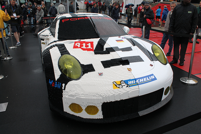 Porsche_911_RSR_Lego_08.jpg