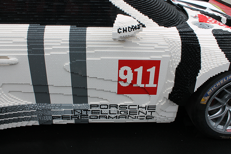 Porsche_911_RSR_Lego_09.jpg
