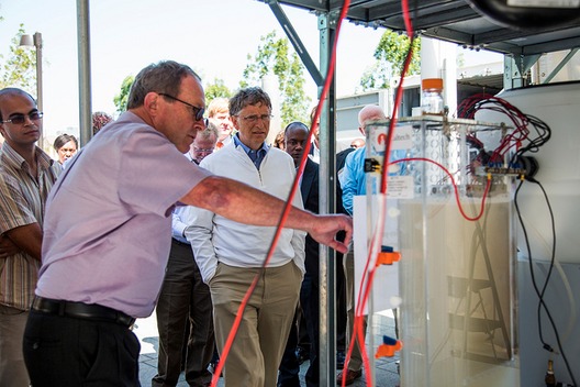 gates-with-caltech-researchers.jpg