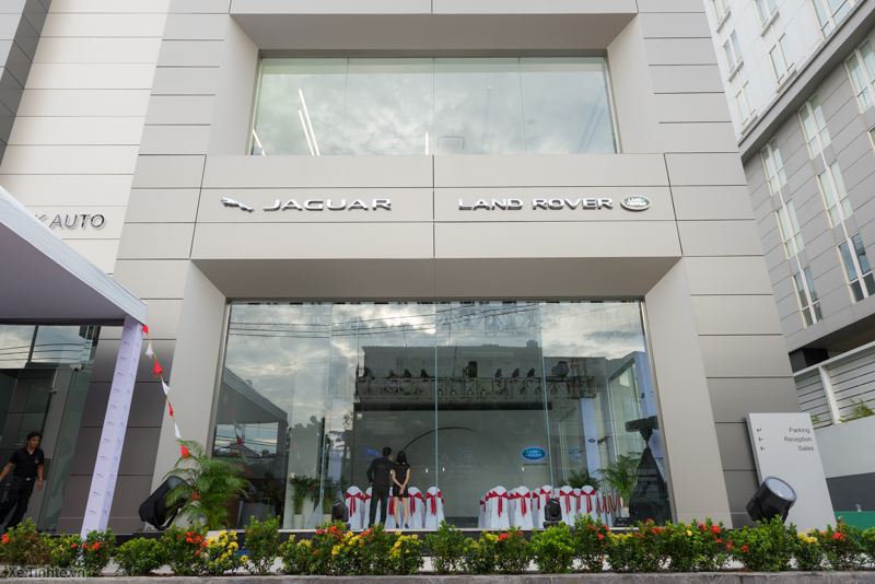 Xe.Tinhte.vn -  Jaguar Land Rover Showroom Ly Chinh Thang-2537.jpg