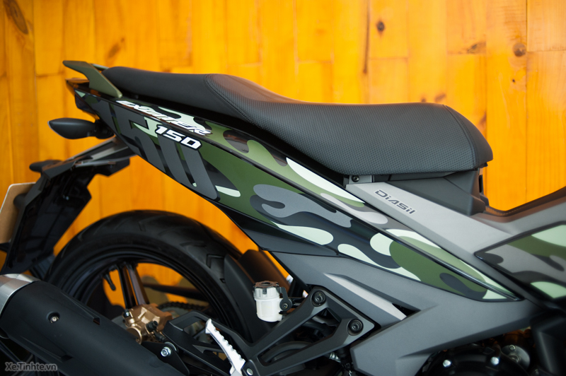 Tinhte.vn-yamaha-exciter-150-military-17.JPG