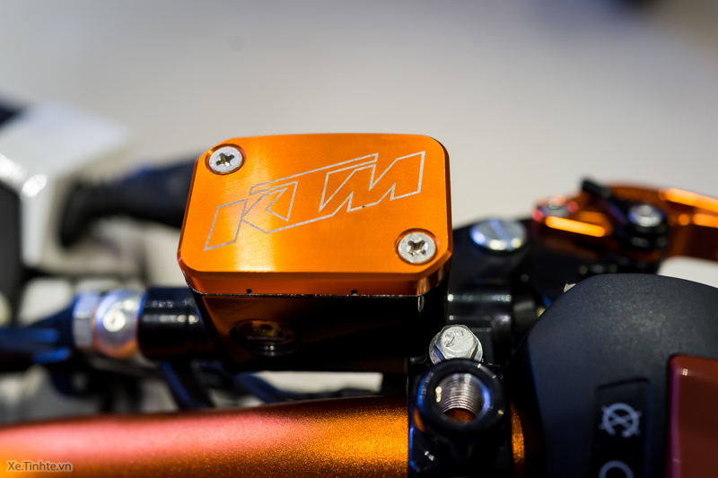 Xe.Tinhte.vn-KTM-Duke-200-2015-18.jpg