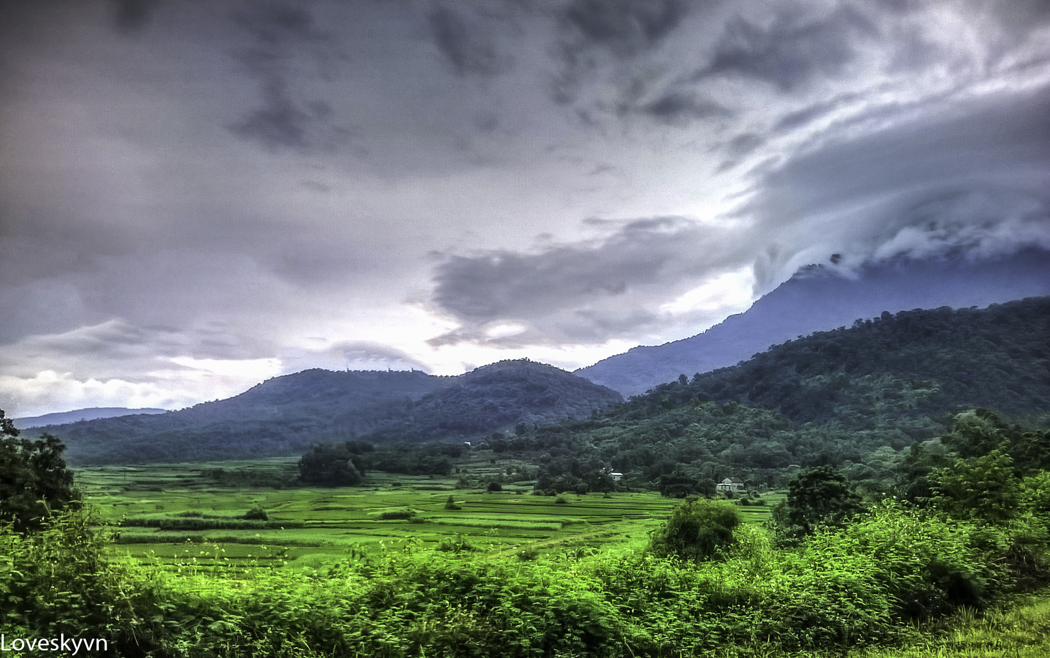 WP_20140901_10_02_52_ev0_Pro_1_Pro_2_Pro_3_Pro_4_Pro_tonemapped.jpg