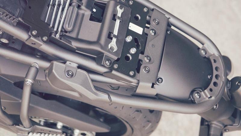2016-Yamaha-XSR700-EU-Forest-Green-Detail-018.jpg