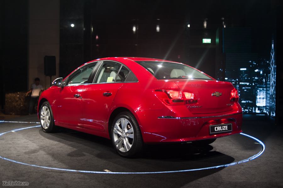 Xe.tinhte.vn-chevrolet-cruze-2015-14.JPG