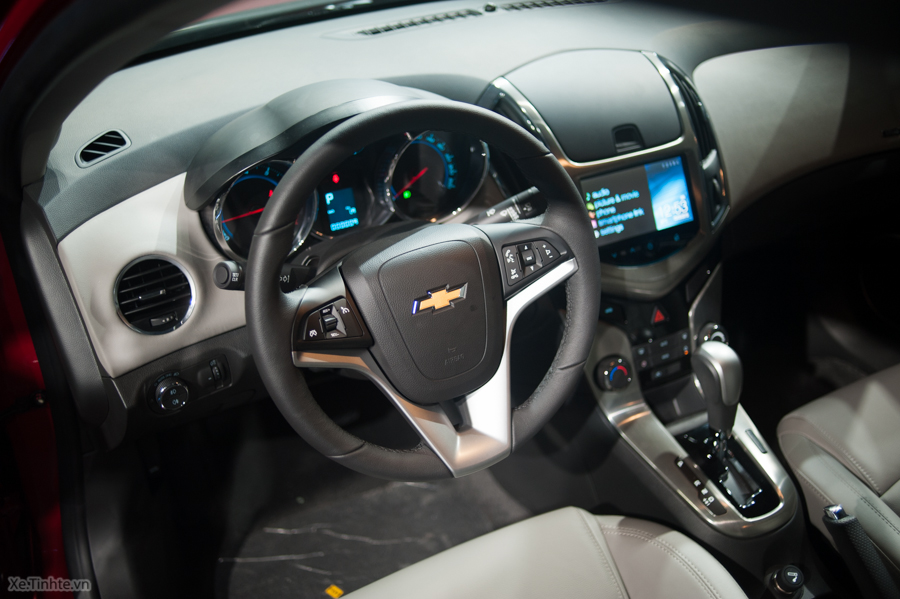 Xe.tinhte.vn-chevrolet-cruze-2015-21.JPG