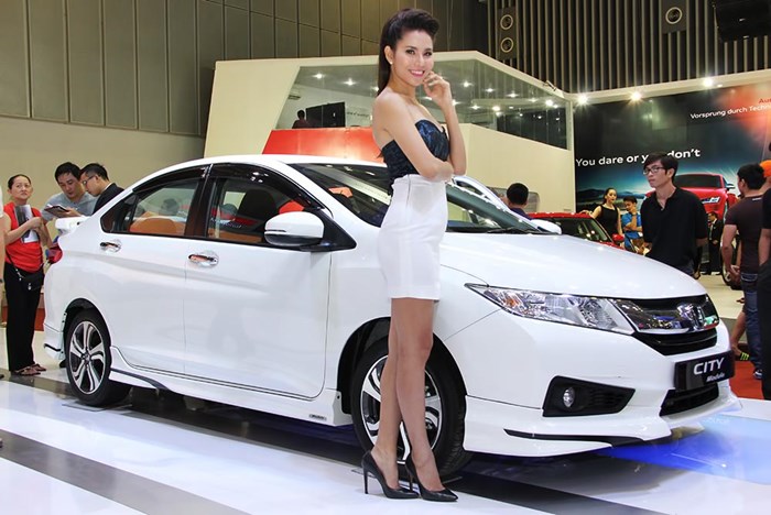 xeds_vms2014_honda_city_modulo_vs_toyota_vios_trd_sportivo_h1_lozy.jpg