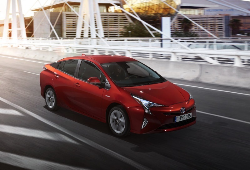 EU-2016-Toyota-Prius-15.jpg