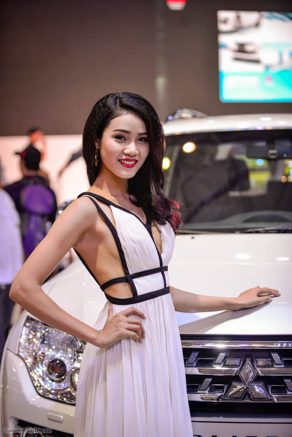 Hình ảnh] Người đẹp tại triển lãm ô-tô Việt Nam VMS 2015