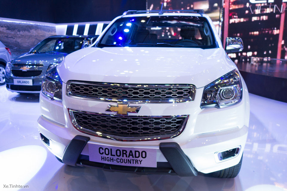 Chevrolet_Colorado_High-Country_VMS_2015_1.jpg