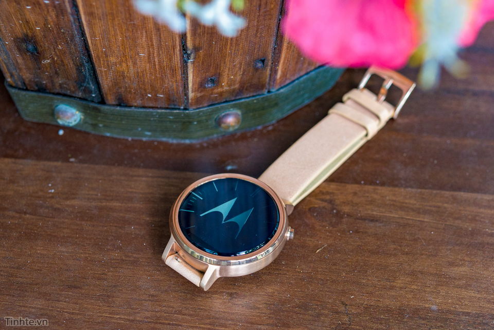 moto-36-2015-rose-gold-42mm-tinhte-1.jpg