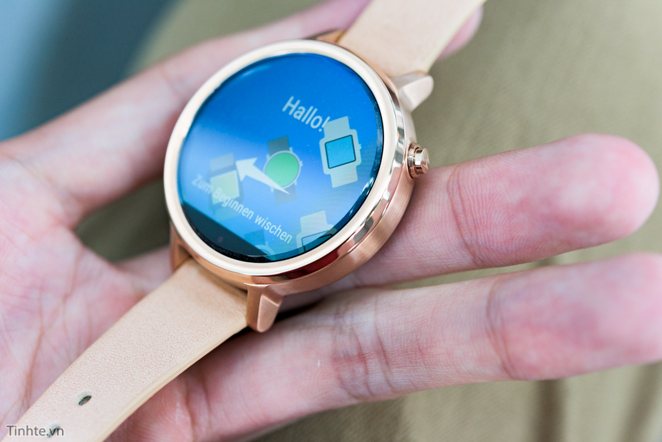 moto-36-2015-rose-gold-42mm-tinhte-2.jpg