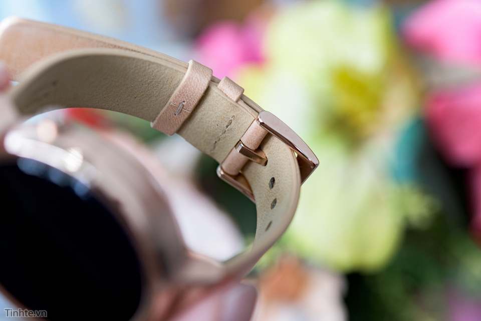 moto-36-2015-rose-gold-42mm-tinhte-14.jpg