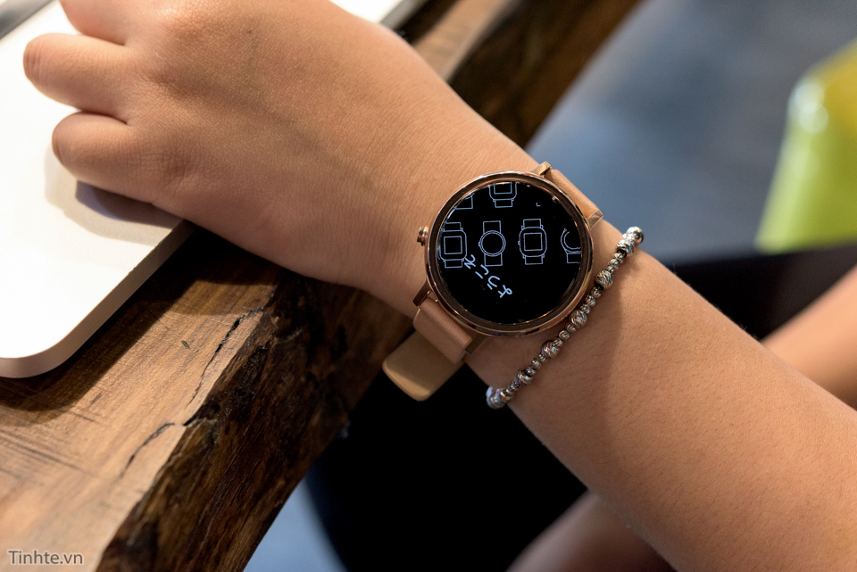 moto-36-2015-rose-gold-42mm-tinhte-23.jpg