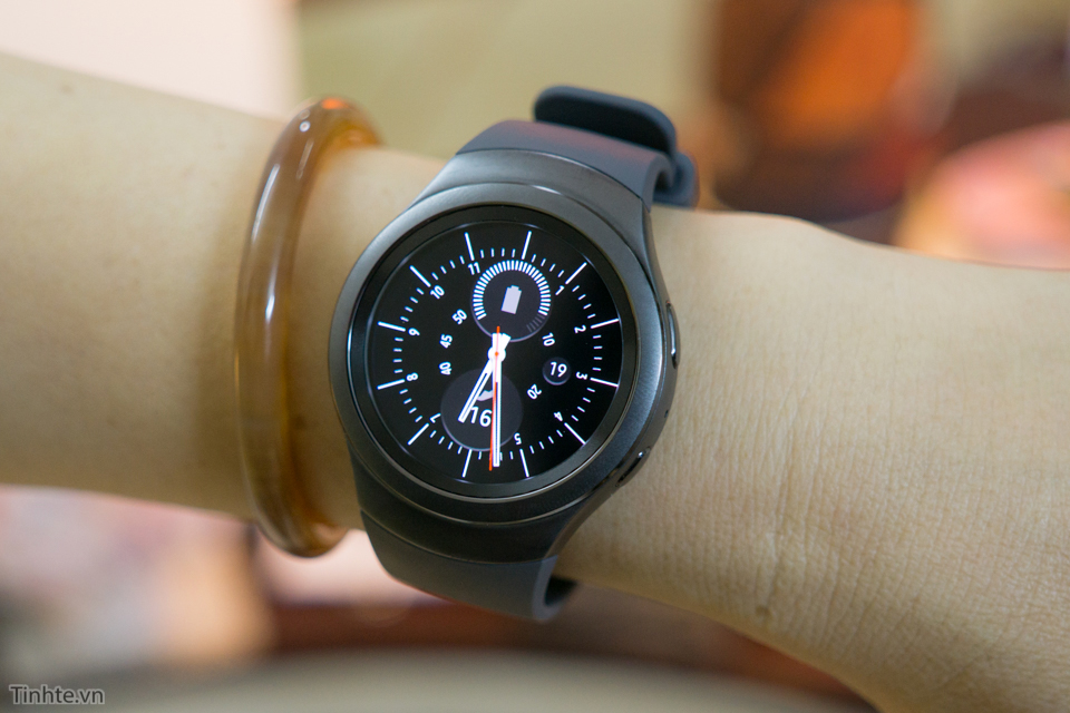 Thử xài Gear S2 và iPhone đầy đủ thông báo, pair cực đơn giản